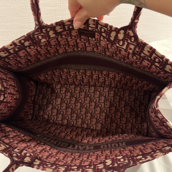 LARGE DIOR BOOK TOTE - Picture 4 of 6